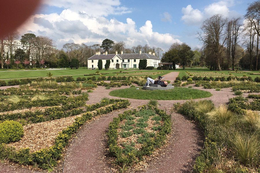 Killarney House Gardens image