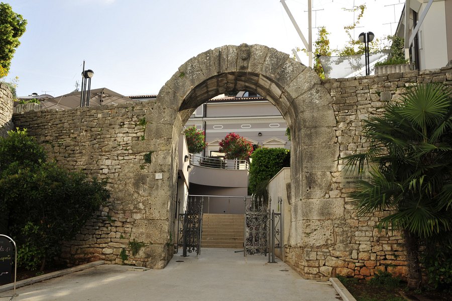 Gate of Hercules image