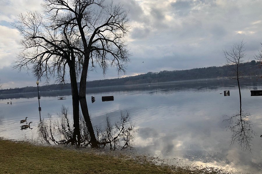 Lakefront Park image
