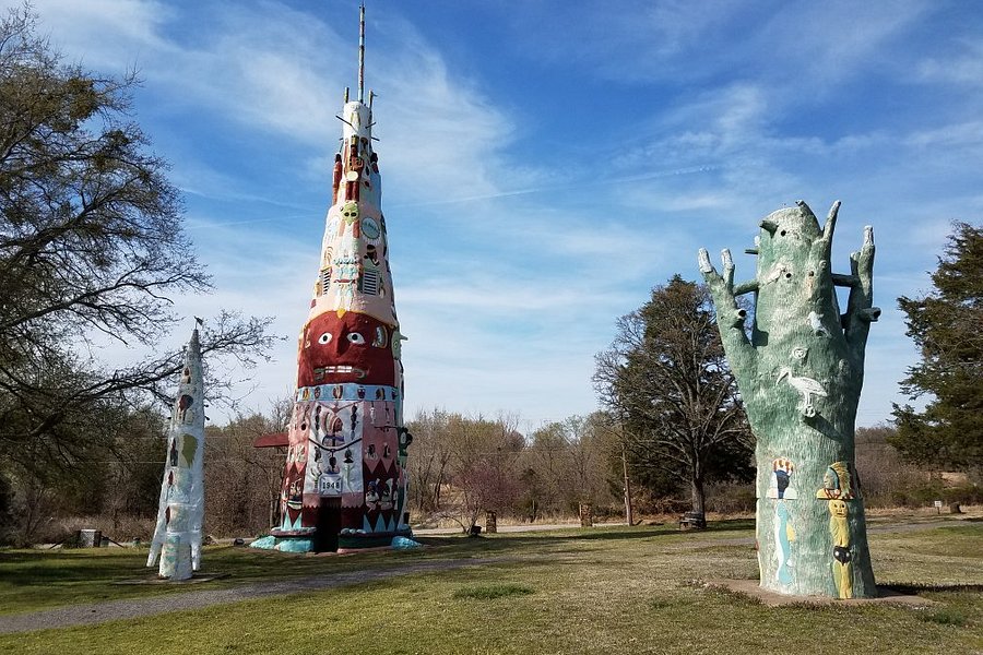Totem Pole Park image