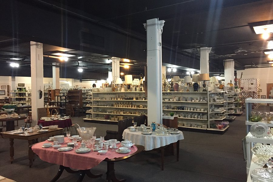Tom & Audrey's Antique and Collectible Mall image