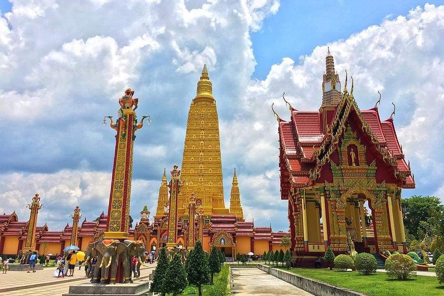 Wat Maha That Wachiramongkol image