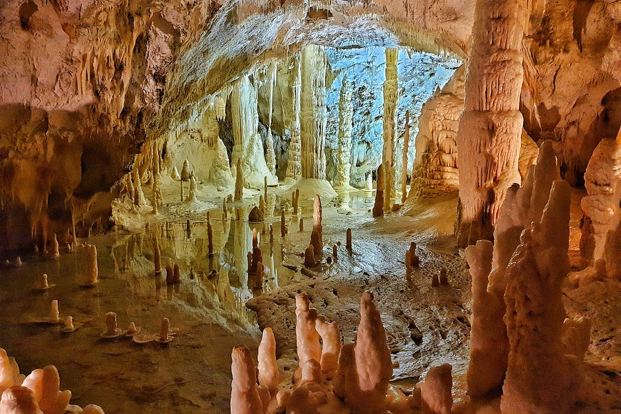 Grotte di Frasassi image