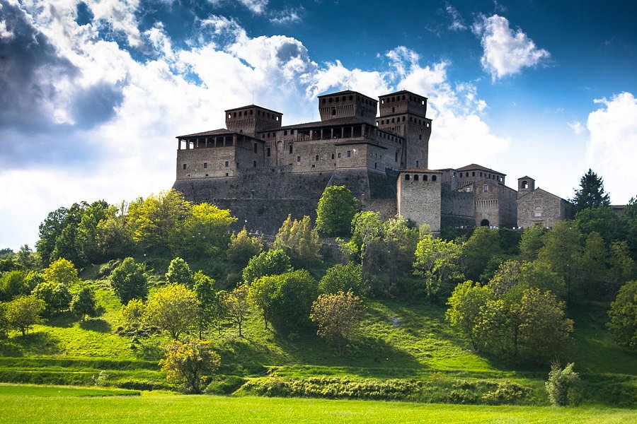Castello di Torrechiara image