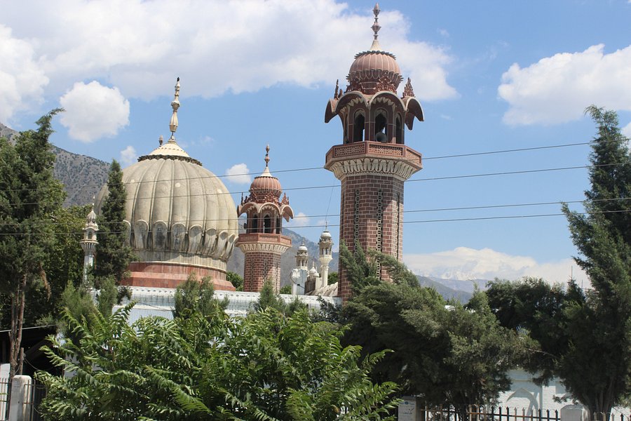 Shahi Mosque image