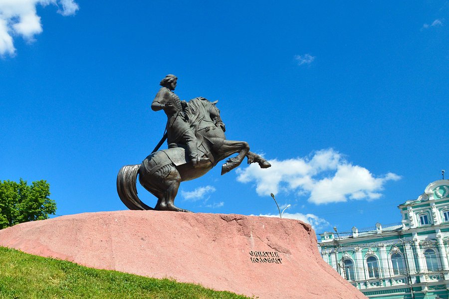 Monument to Evpatiy Kolovrat image