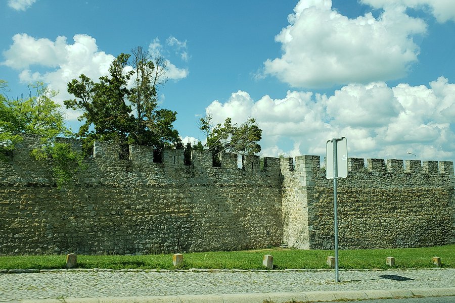 Muralhas de Évora image