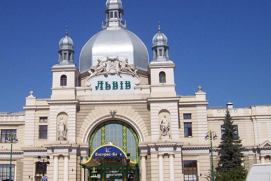 Lviv Railway station image