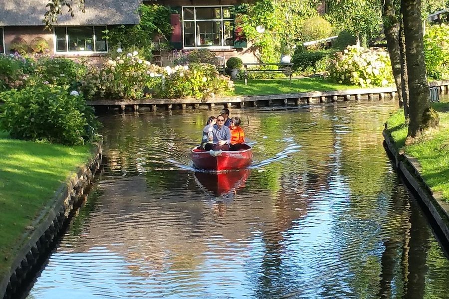 Giethoorntours by locals image