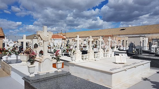 Cementerio Municipal image