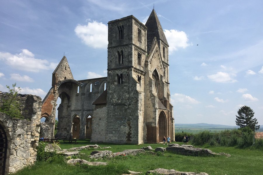 Zsámbék Premontre monastery church ruin image