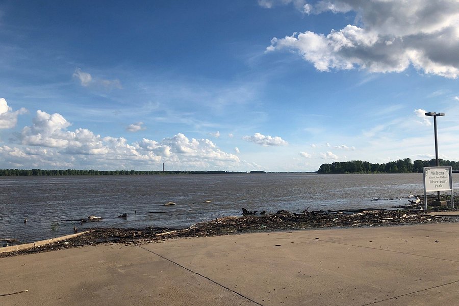Mississippi River Observation Deck image