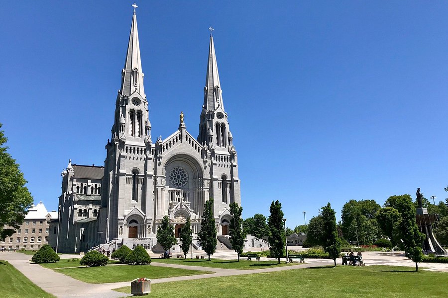 Basilica of Sainte-Anne-de-Beaupre image