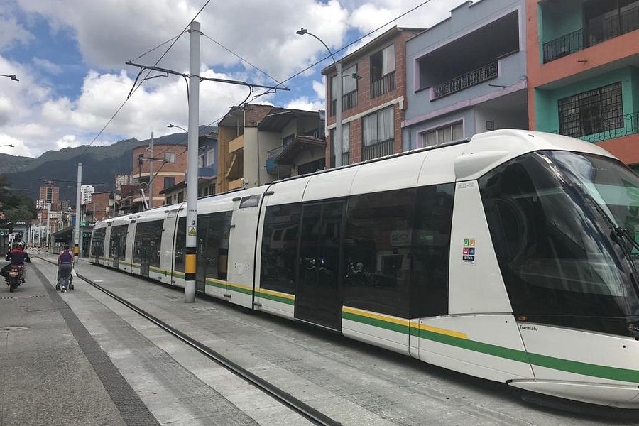 Tranvia de Medellin image