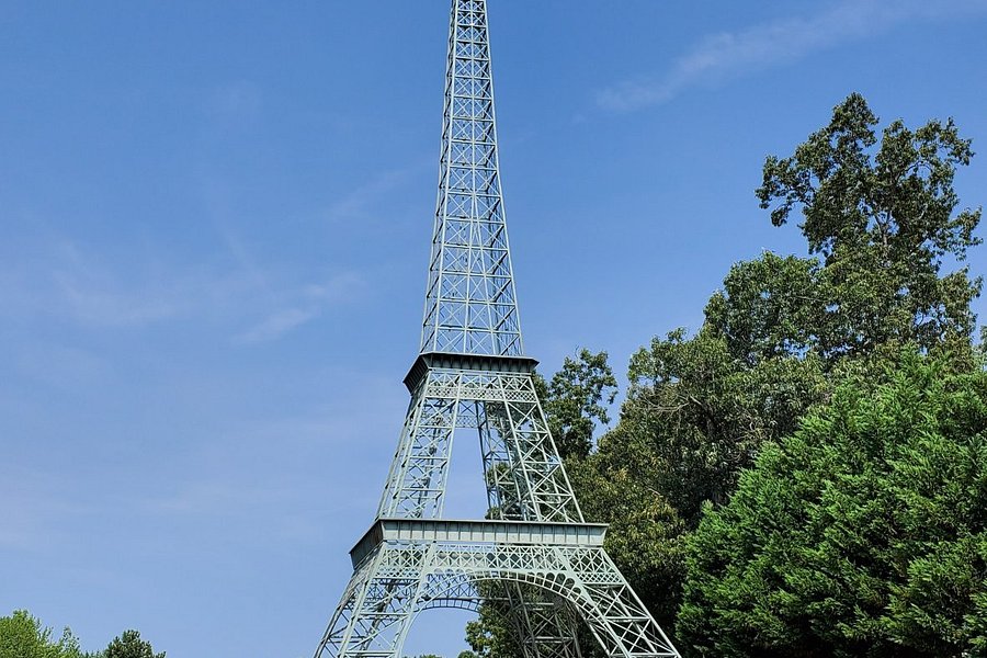 Eiffel Tower Park image