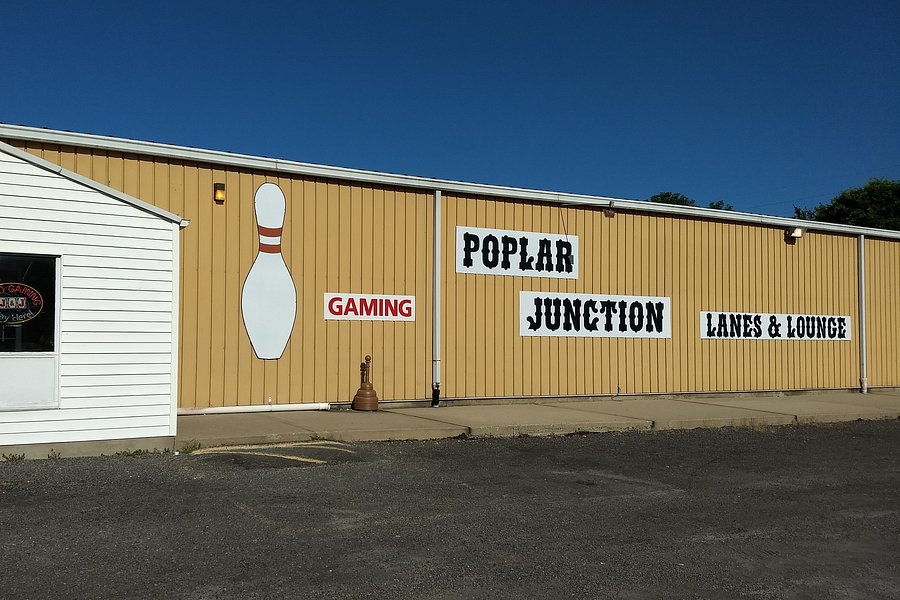 Poplar Junction Lanes & Lounge image