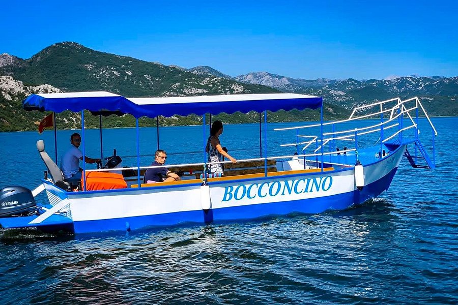 Bocconcino Boat Cruising image