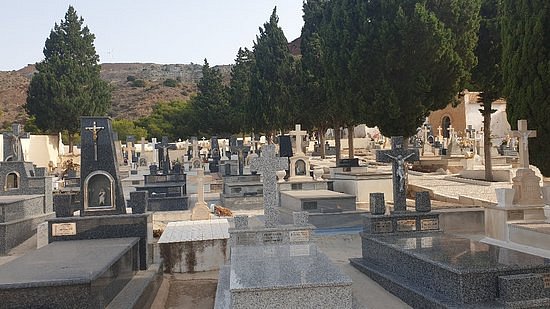 Cementerio Santiago Apostol image