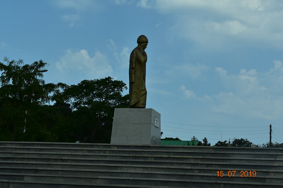Makhtumkuli monument image