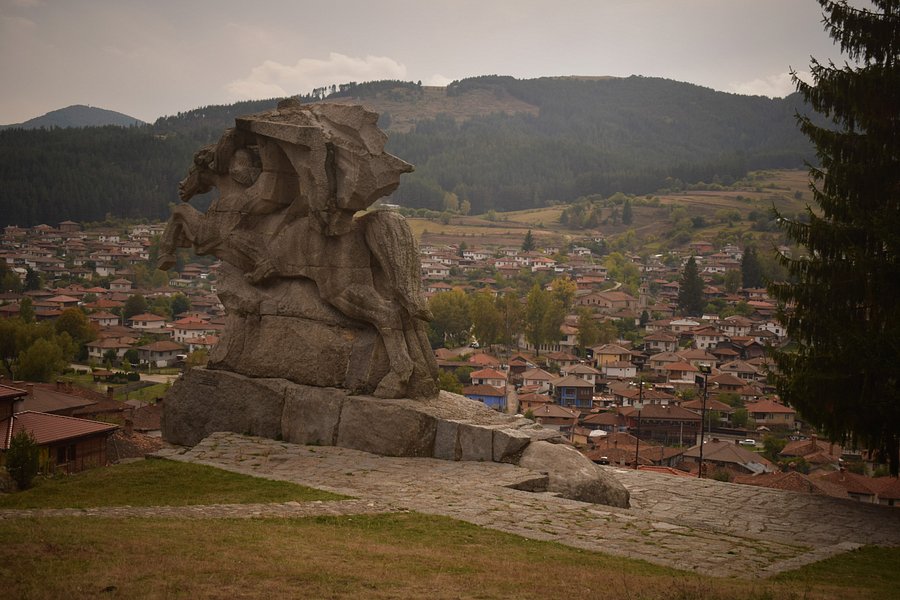 Georgi Benkovski Monument image
