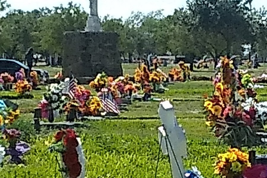 Calvary Catholic Cemetery image