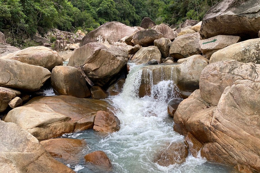 Ba Ho Waterfall image