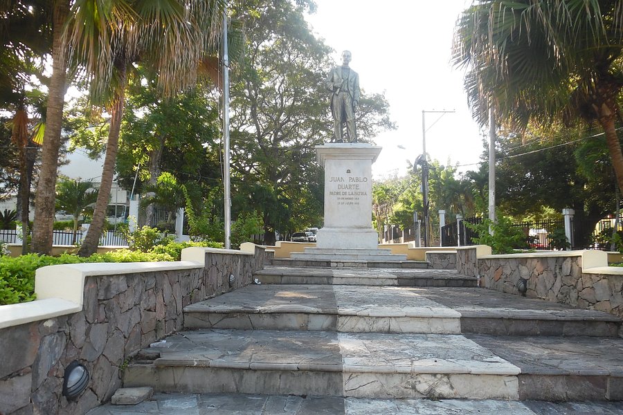 Juan Pablo Duarte Statue image
