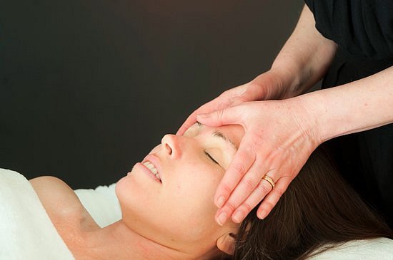 Heartwood Massage image