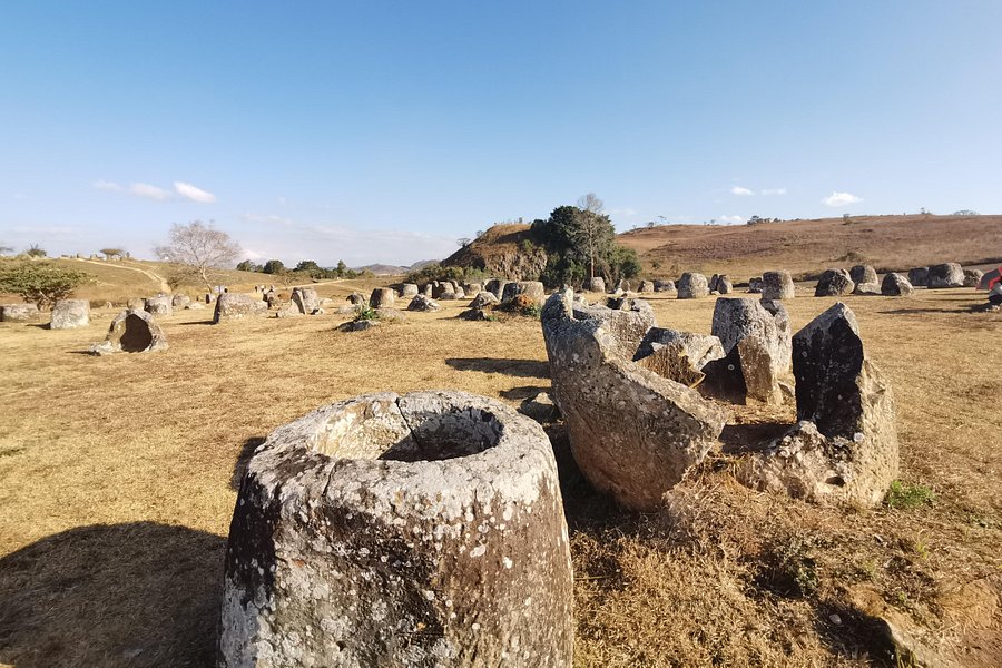 Plain of jars Tour with English speaking driver image