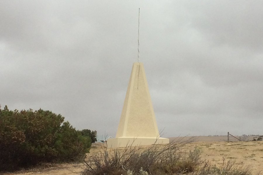 Port Elliot Obelisk image