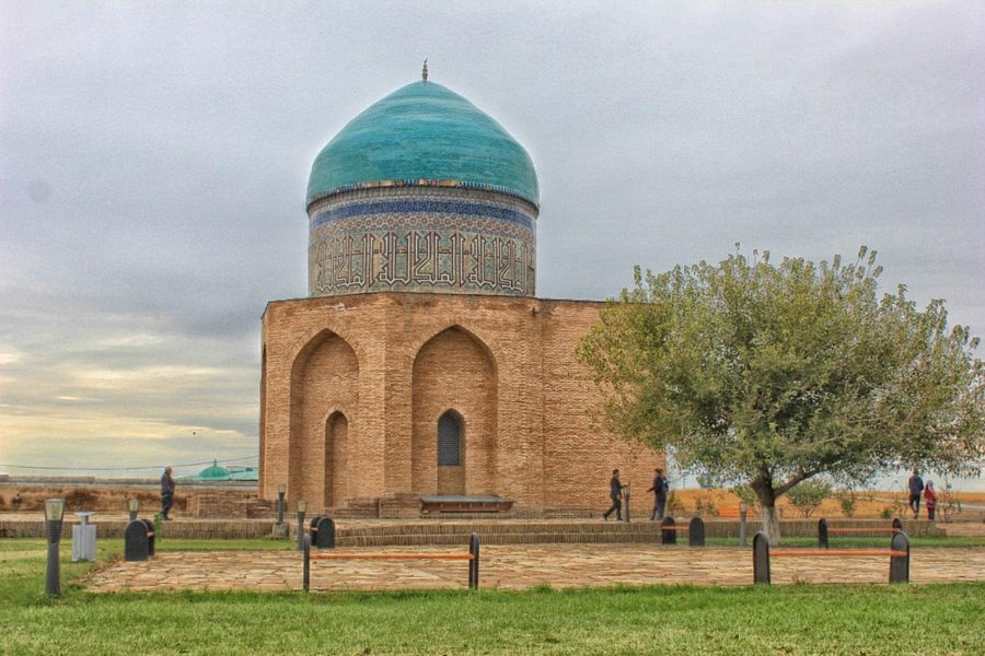 Mausoleum of Rabigi Sultan Begim image