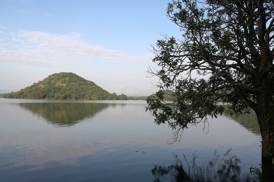 Giritale Lake image
