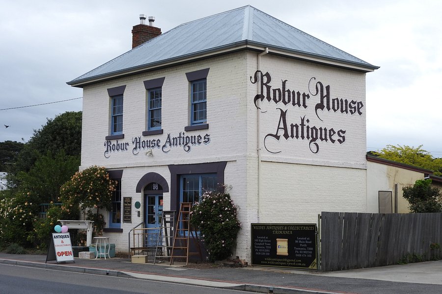 Wildes Antiques at Robur House image