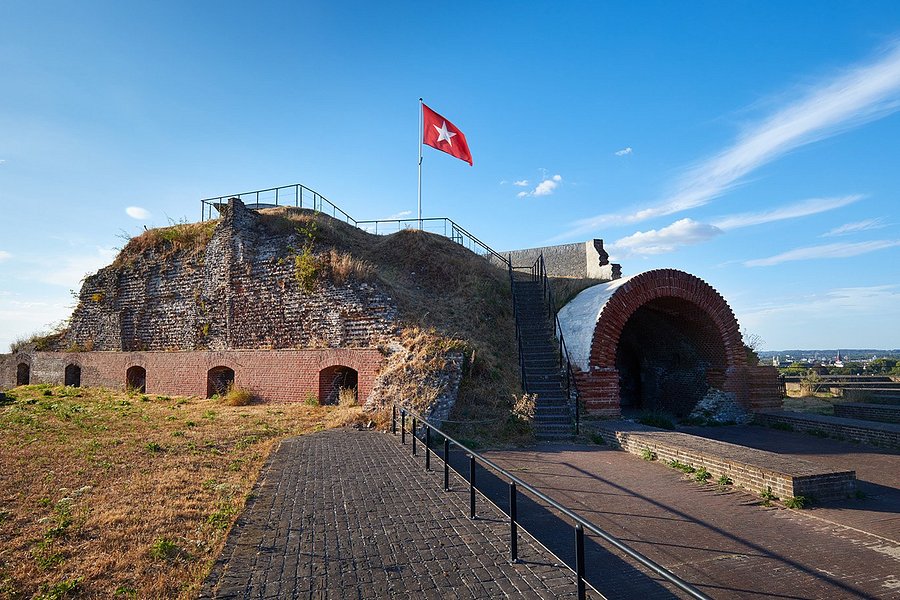 Fort Sint Pieter image