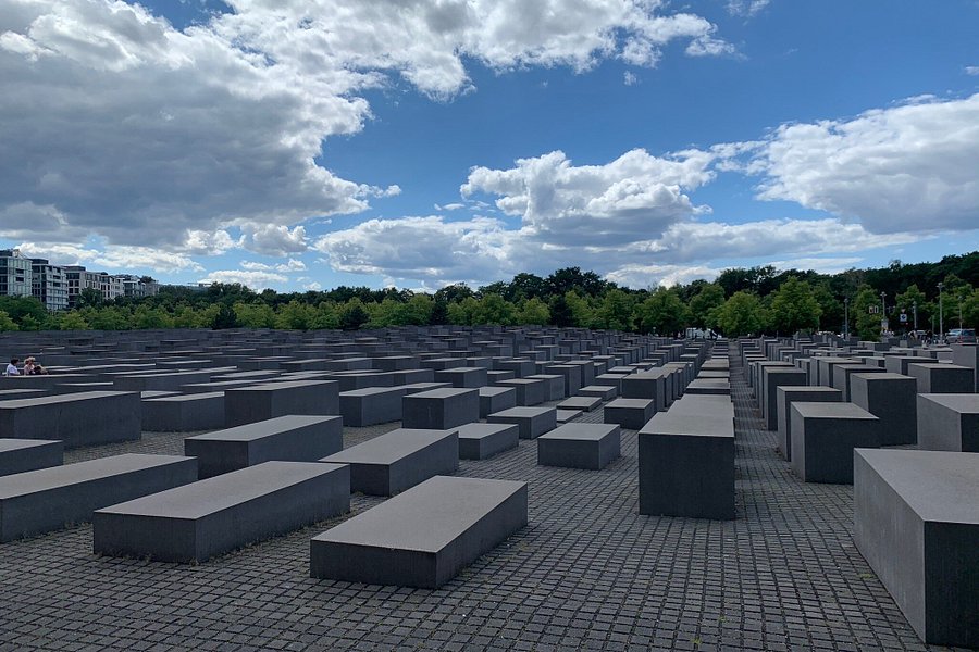 Judenfriedhof - Gedenkstätte image