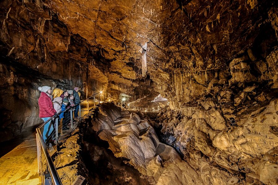 Poole's Cavern & Buxton Country Park image