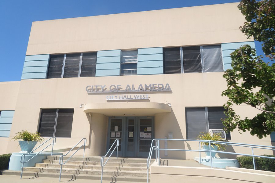 Alameda City Hall image