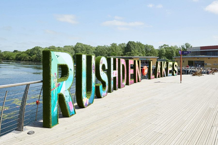 Rushden Lakes Shopping Centre image
