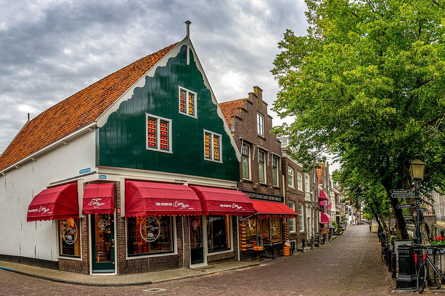 The Story of Edam Cheese by Henri Willig image