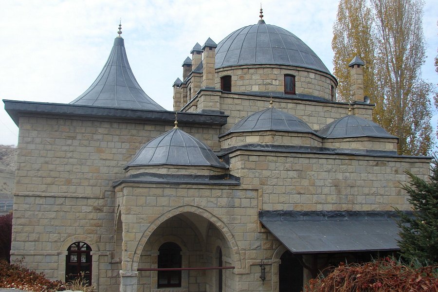 Medi Şeyh Camii ve Türbesi image