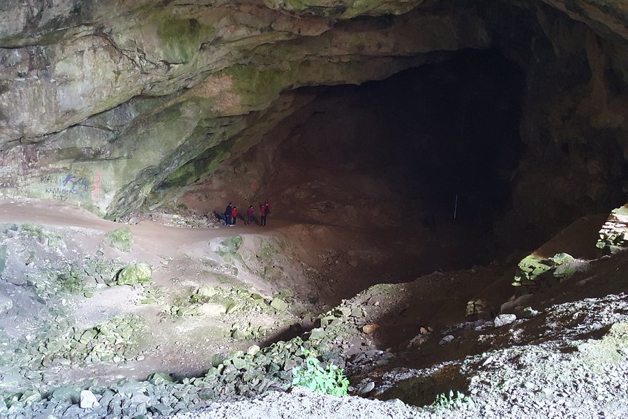 Davelis Cave image