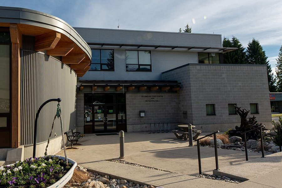 Sicamous & District Visitor Centre image