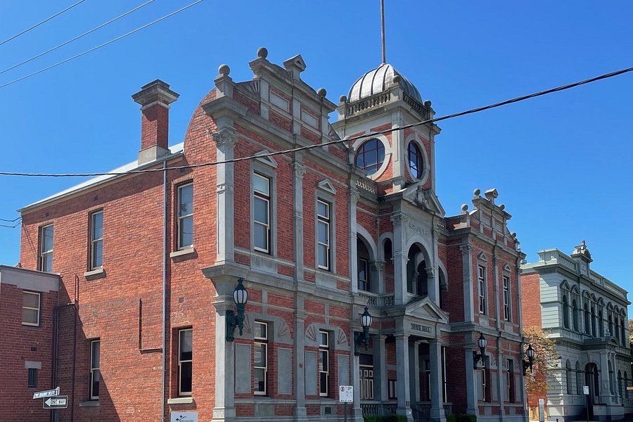 Castlemaine Town Hall image