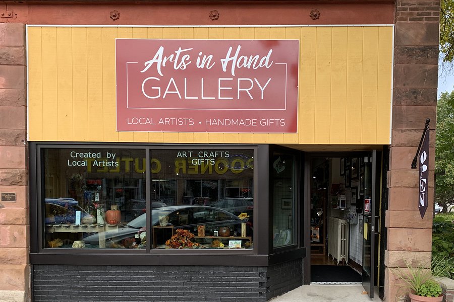 Arts In Hand Gallery image