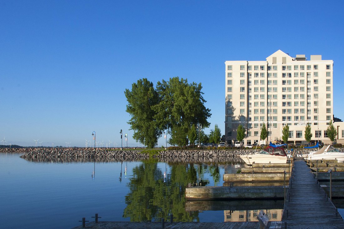 Things To Do in Holiday Inn Express & Suites 1000 Islands - Gananoque, an IHG Hotel, Restaurants in Holiday Inn Express & Suites 1000 Islands - Gananoque, an IHG Hotel
