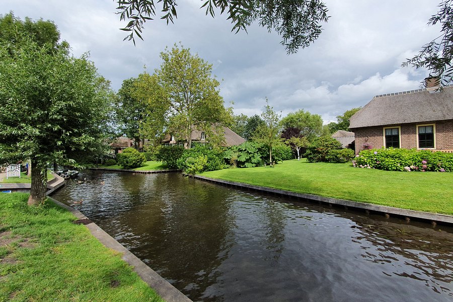 Giethoorn Village image