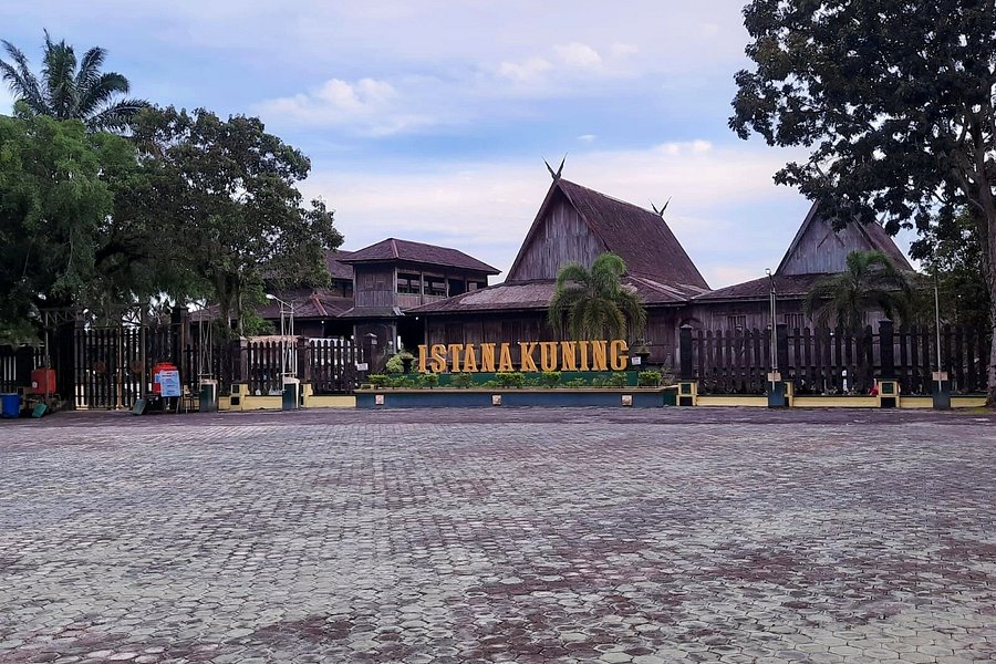 Istana Kuning image