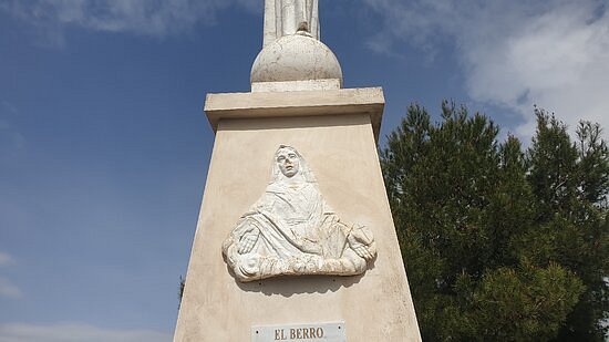 Monumento Al Sagrado Corazón De Jesús image