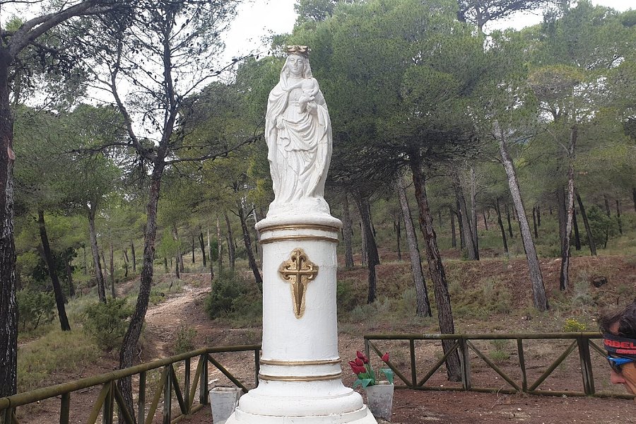 Monumento A La Virgen Del Pilar image