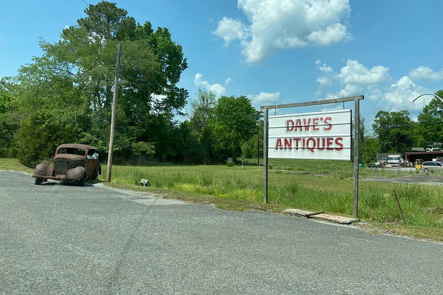 Dave's Antiques image